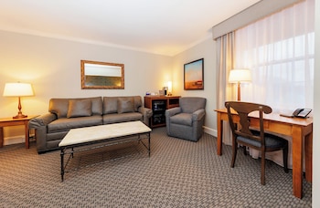 Country King Room with Sofa Bed