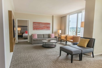 Presidential Suite, 1 King Bed with Sofa bed, Jetted Tub, Valley View (Top Floor, 2 Room Suite)