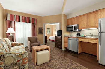 Suite, 1 King Bed, Accessible (Roll-In Shower)