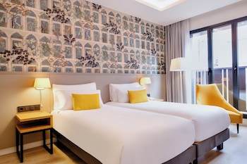 The One with Twin Beds