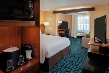 Room, 1 King Bed, Roll-in Shower