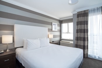 Room, 1 King Bed, Balcony, Tower