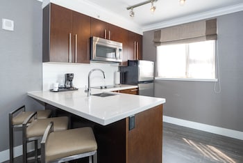 Suite, 1 King Bed with Sofa bed, Balcony, Tower (Kitchen, W/D)