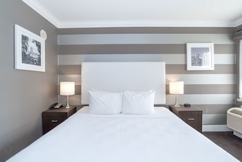 Room, 1 King Bed, Balcony, Tower