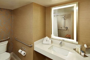 Room, 2 Queen Beds, Accessible, Balcony