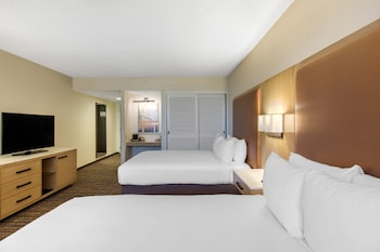 Room, 2 Queen Beds, Balcony
