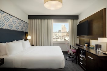 Room, 1 King Bed, City View