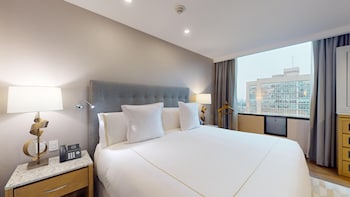 Master Superior Suite