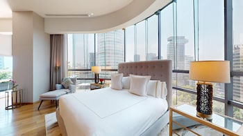 Panoramic Sky Suite