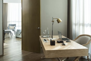 Panoramic Sky Suite