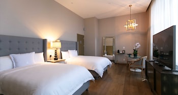 Sky Suite, 2 Double Beds