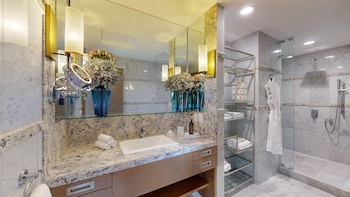 Sky Suite, 1 King Bed
