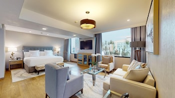 Master Superior Suite