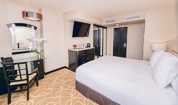 Deluxe Room, 1 King Bed
