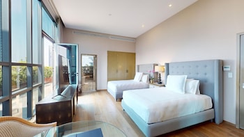 Sky Suite, 2 Double Beds