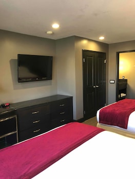 Deluxe Room, 2 Queen Beds