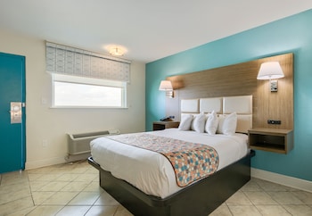 Standard Room, 1 King Bed