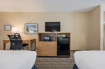 Standard Room, 2 Double Beds, Non Smoking, Refrigerator & Microwave
