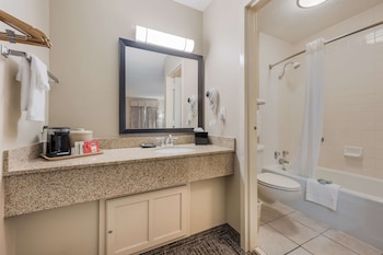 Standard Room, 2 Double Beds, Non Smoking, Refrigerator & Microwave