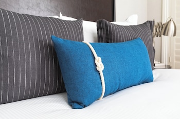 Deluxe Room, 1 Queen Bed