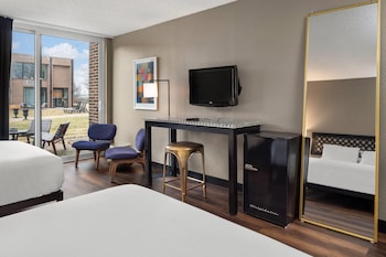 Standard Room, 2 Queen Beds, Non Smoking, Patio (Courtyard View)