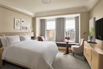 Room, 1 King Bed, Accessible (Roll-in shower)