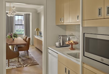 Presidential Suite (Mansion)