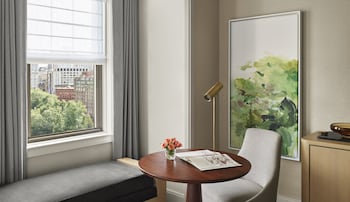 Room, 2 Queen Beds, Accessible (Roll-in shower)