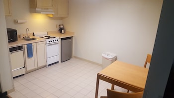 Studio Suite, 1 King Bed, Non Smoking