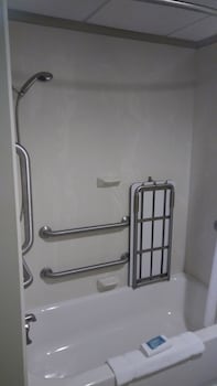 Standard Room, 2 Queen Beds, Accessible (Communications)