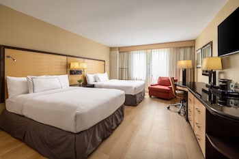 Room, 2 Double Beds, Mobility Accessible, Non Smoking (Bathtub w/ Grab Bars)