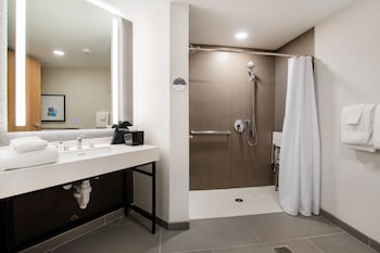 Room, 2 Queen Beds (Mobility/Hearing Access, Roll-In Shwr)