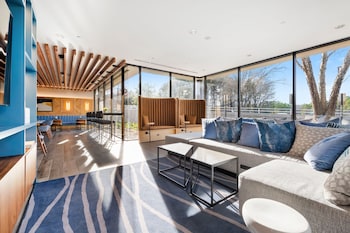 Club Room, 2 Queen Beds