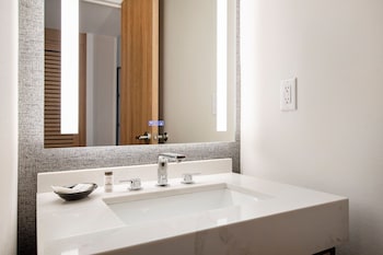 Room, 2 Queen Beds (Mobility/Hearing Access, Roll-In Shwr)