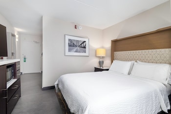 Standard Room, 1 Queen Bed, Accessible (Mobility, Accessible Tub)