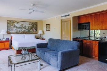 Suite, 1 King Bed, Kitchen