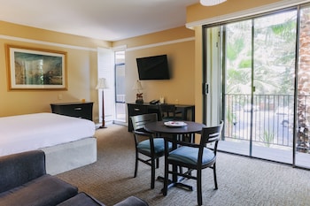 Deluxe Room, 1 King Bed