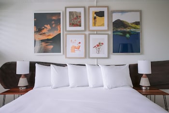 Room, 1 King Bed, Balcony, Bay View