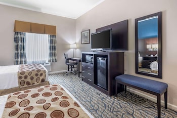 Standard Room, 2 Double Beds, Accessible, Bathtub