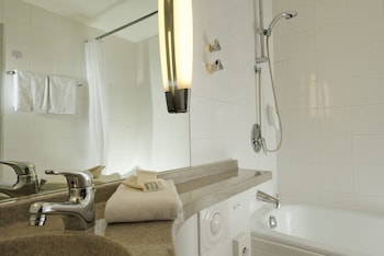 Standard Double Room, Multiple Beds