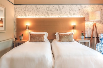 Signature Twin Room