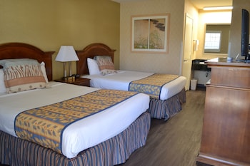 Room, 2 Queen Beds, Non Smoking