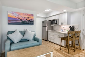 Standard Room, 2 Queen Beds, Accessible, Ground Floor (with Sofabed)