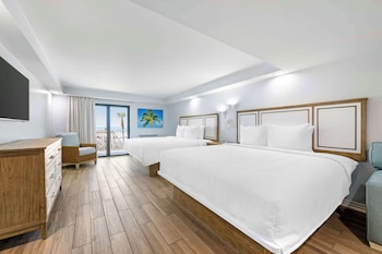 Standard Room, Multiple Beds, Non Smoking, Balcony (with Sofabed;Gulf View)