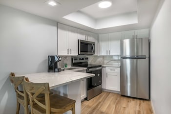 Suite, 2 Queen Beds, Accessible, Ground Floor (with Sofabed)