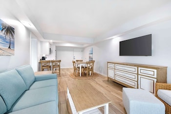 Suite, 2 Double Beds, Non Smoking, Balcony (with Sofabed;Gulf View)