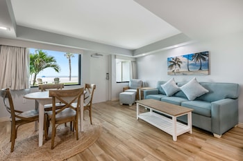 Suite, 2 Queen Beds, Accessible, Ground Floor (with Sofabed)