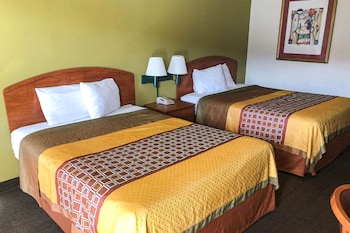 Standard Room, 2 Queen Beds, Smoking