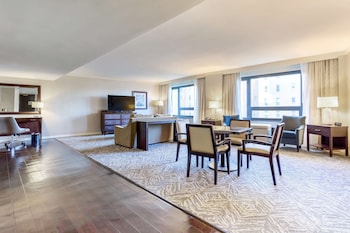 Suite, 1 King Bed (Dupont Suite)