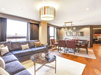 Suite, 1 King Bed